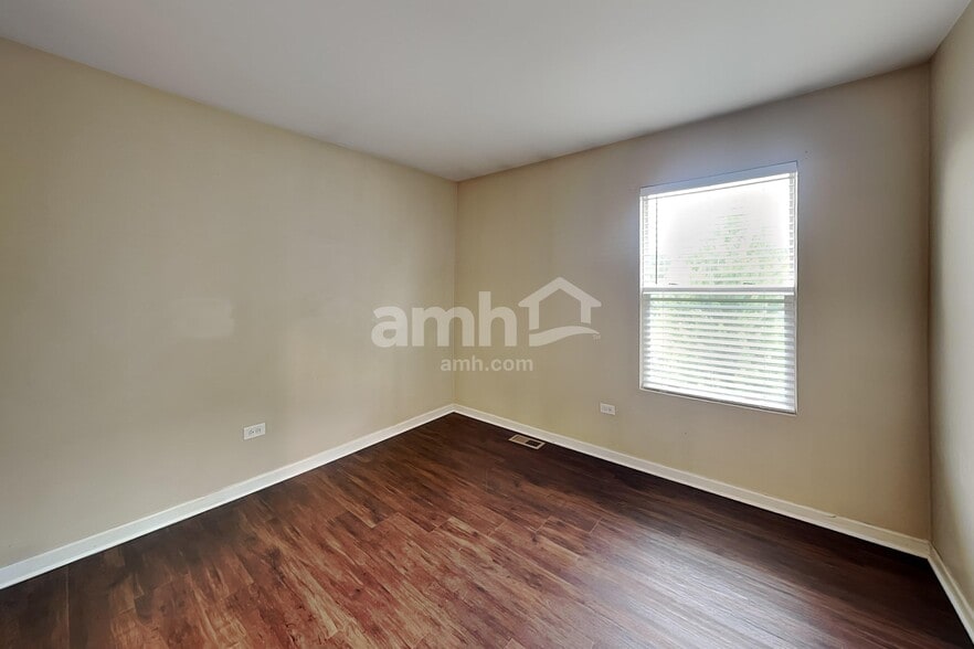 Building Photo - 5301 Sunmeadow Dr