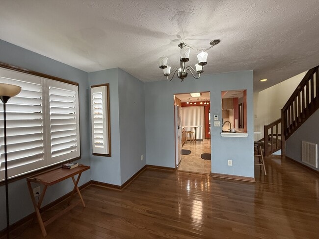 Building Photo - 4016 Fairway Lakes Dr