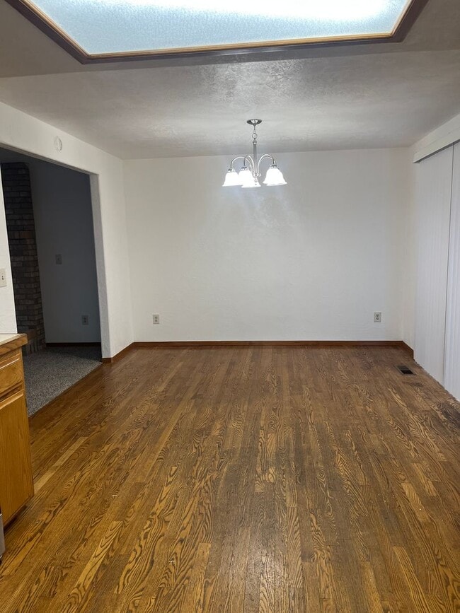 Building Photo - 3 Bedroom 2 Bath House