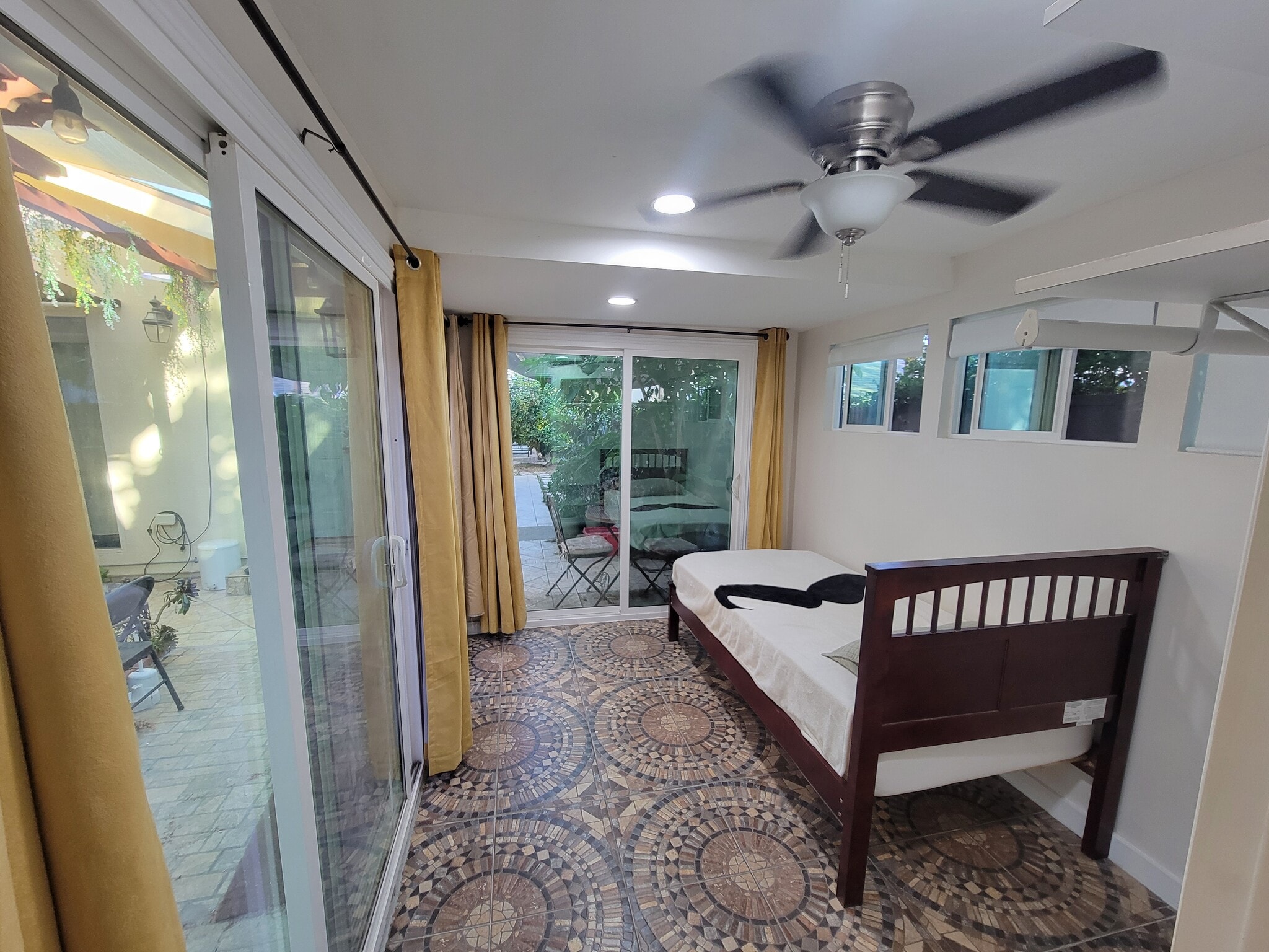 Building Photo - 11001 Darby Ave