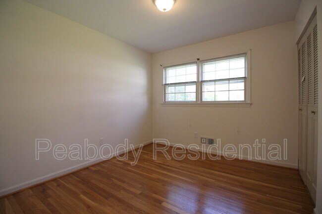 Building Photo - 5810 Sunderland Ct