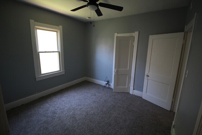 Building Photo - 3 Bedroom Duplex