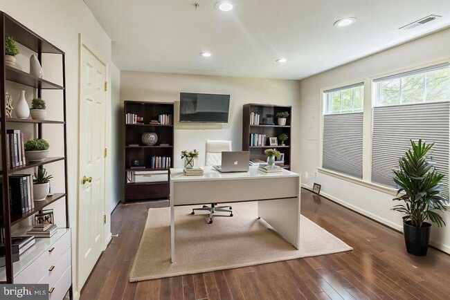 Building Photo - 5907 Trumpet Sound Ct