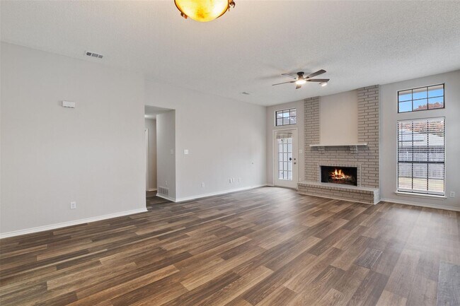 Building Photo - Welcome to this stunningly updated, three-bedroom, two-bath home located in the desirable Valley ...