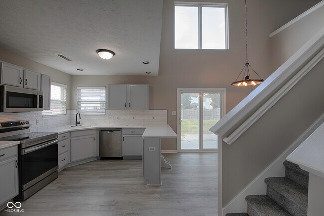 Building Photo - 7866 Sergi Canyon Dr