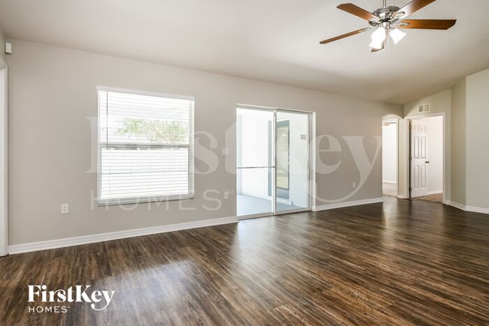 Building Photo - 557 Reddicks Cir