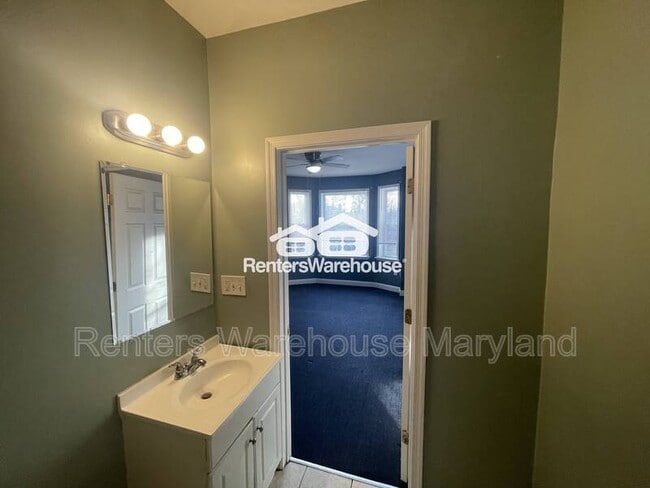 Building Photo - 1427 Poplar Grove St