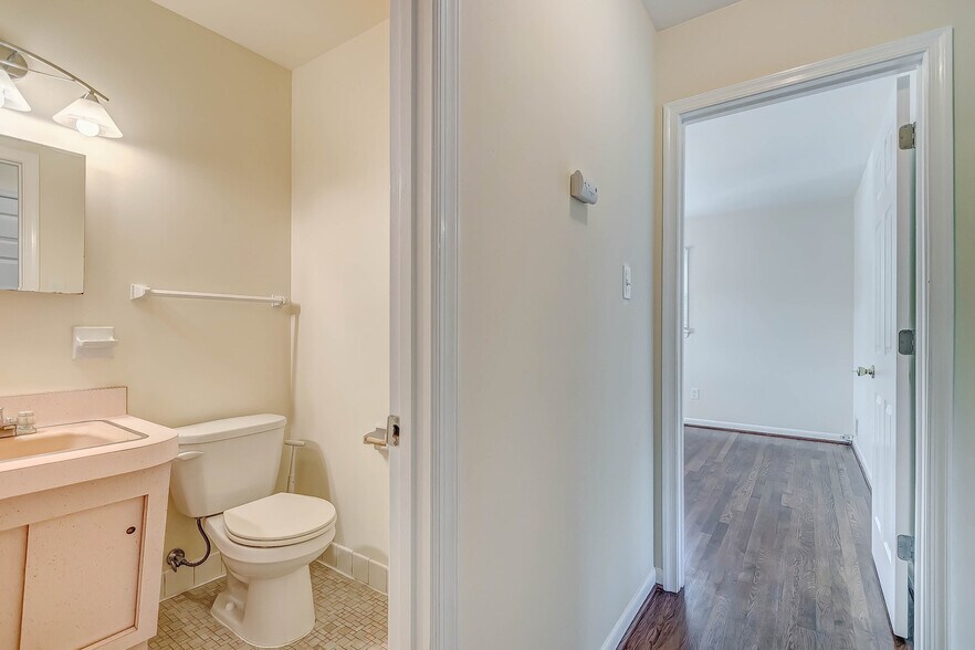 Building Photo - 8808 Patricia Ct