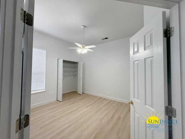 Building Photo - Spacious & Stylish 4-Bedroom Home Near Hurlburt AFB!