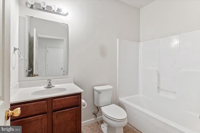 Building Photo - 316 Bridge St