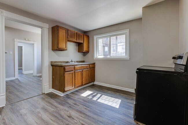 Building Photo - 2641 S 18th St