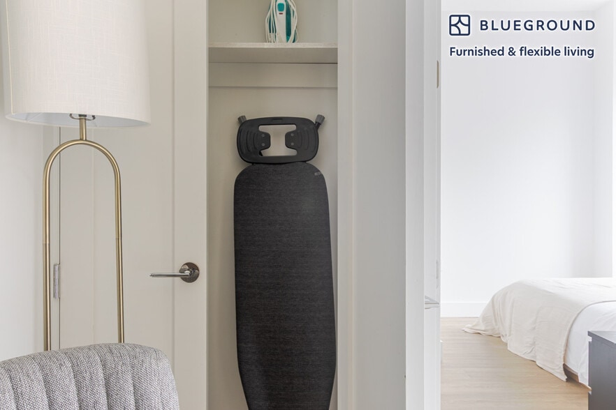 Building Photo - 82 4th Ave