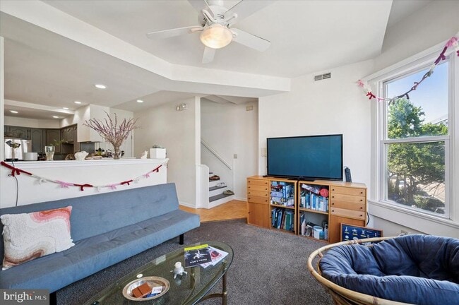 Building Photo - 3725 Lancaster Ave