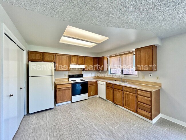 Building Photo - 5132 Mercury Ct