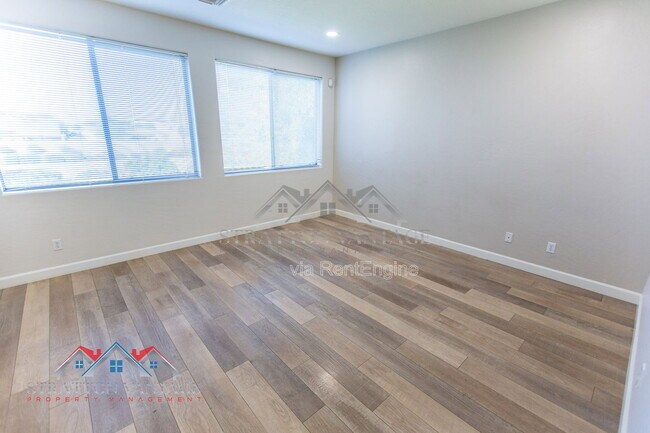 Building Photo - 14616 W Windward Ave