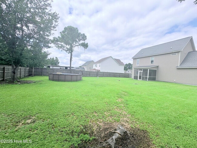 Building Photo - 219 Hidden Oaks Dr
