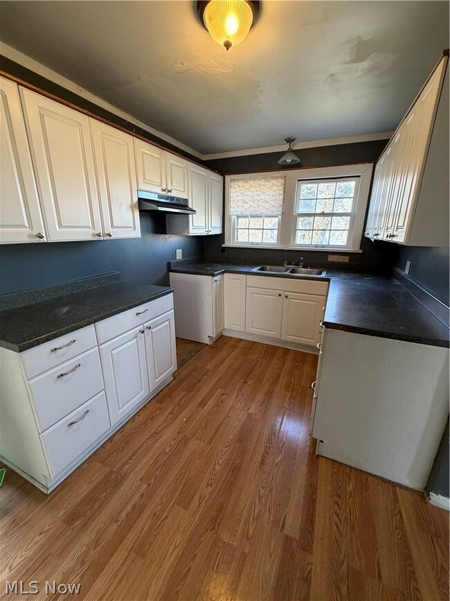 Building Photo - 143 Clifton Dr