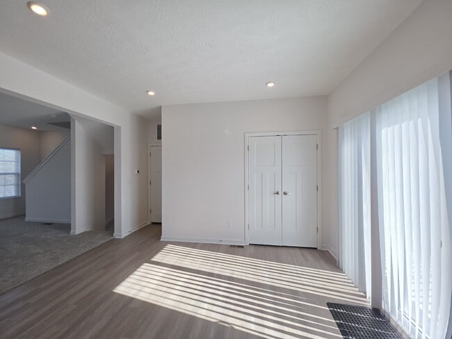 Building Photo - "Spacious 3-Bedroom Townhouse with 3 Full Baths in Columbus – 1856 Sq. Ft. of Comfort and Style!"