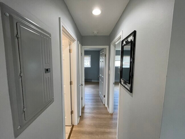 Building Photo - 4214 Bonhill Dr