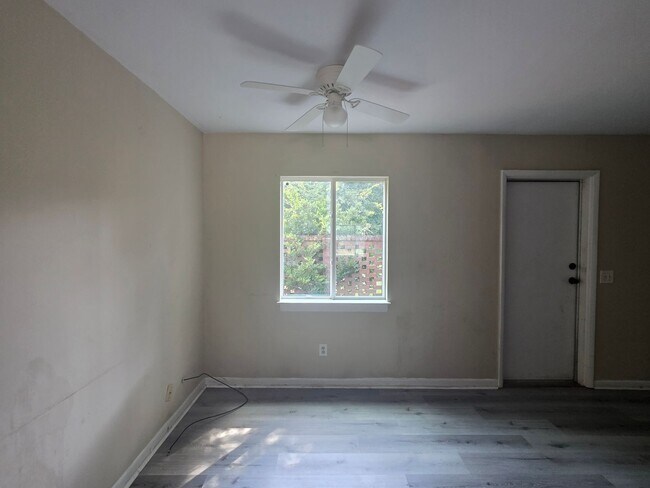 Building Photo - 1769 Tall Pines Cir