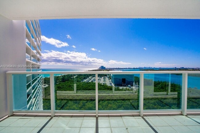 Building Photo - 100 Bayview Dr