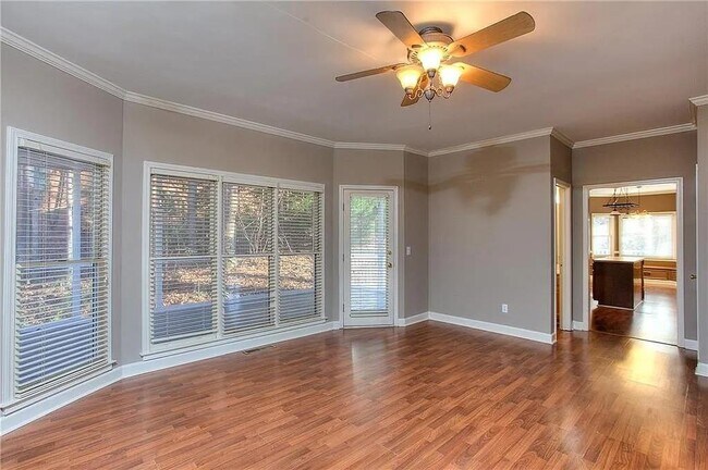 Building Photo - 800 Satinwood Pl