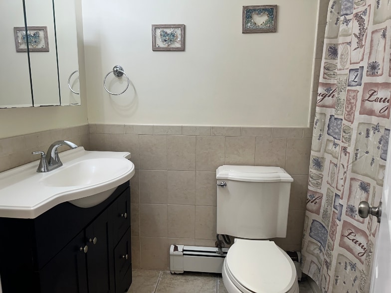 Building Photo - 25 Topaz Dr