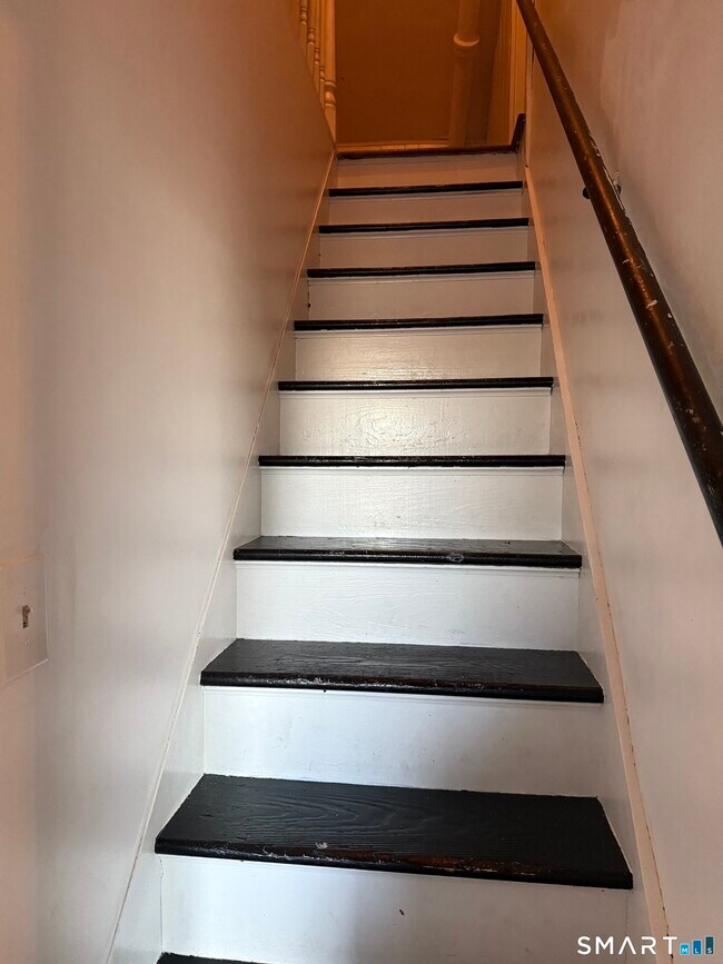 Building Photo - 1566 North Ave