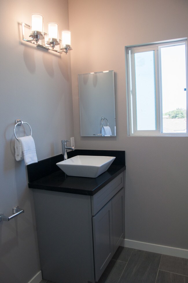 Building Photo - 20520 S Western Ave