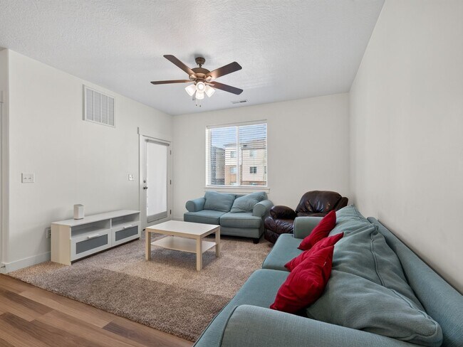 Building Photo - 1386 N 3830 W