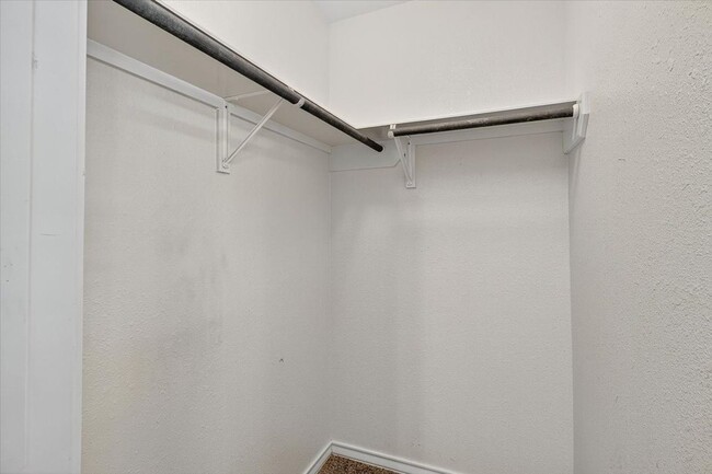 Building Photo - 5933 Brightwood Dr