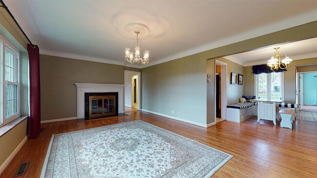 Building Photo - 31 S Tealwood Dr