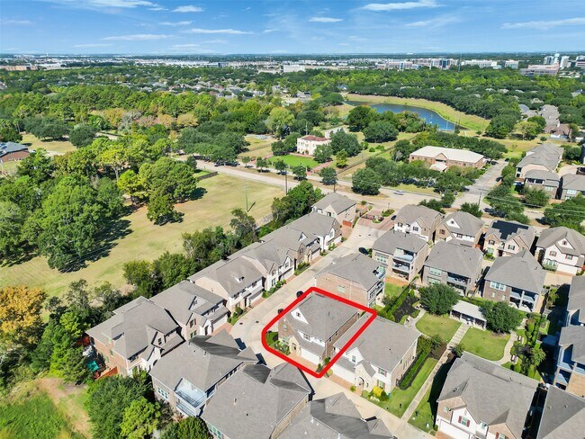 Building Photo - 18324 Parkview Point Dr