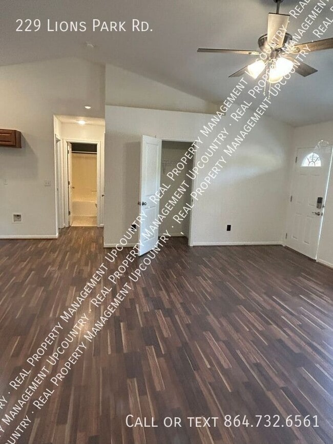 Building Photo - 229 Lions Park Rd