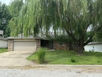 Building Photo - 3 Bed, 2 Bath in Springfield