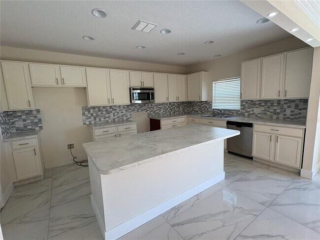 Building Photo - 2237 Cypress Lake Pl
