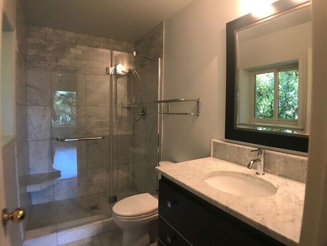 Building Photo - Stunning Goose Hollow-Southwest Hills Home...