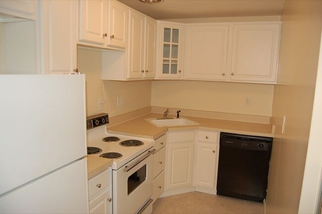 Interior Photo - Lakeview Apartments
