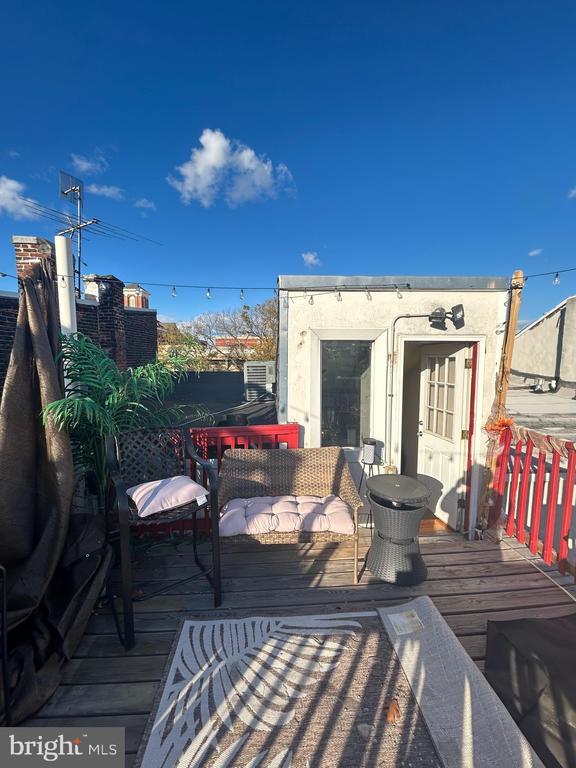 Building Photo - 1710 W Girard Ave