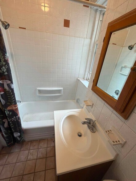Building Photo - 313 Allston St