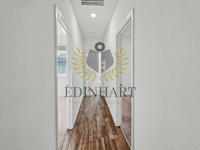 Building Photo - 7198 E Normal Ave