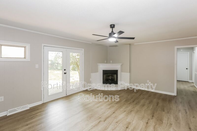 Building Photo - 1141 Carolina Cir