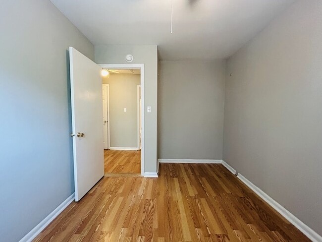 Building Photo - 2955 Lexington Ct