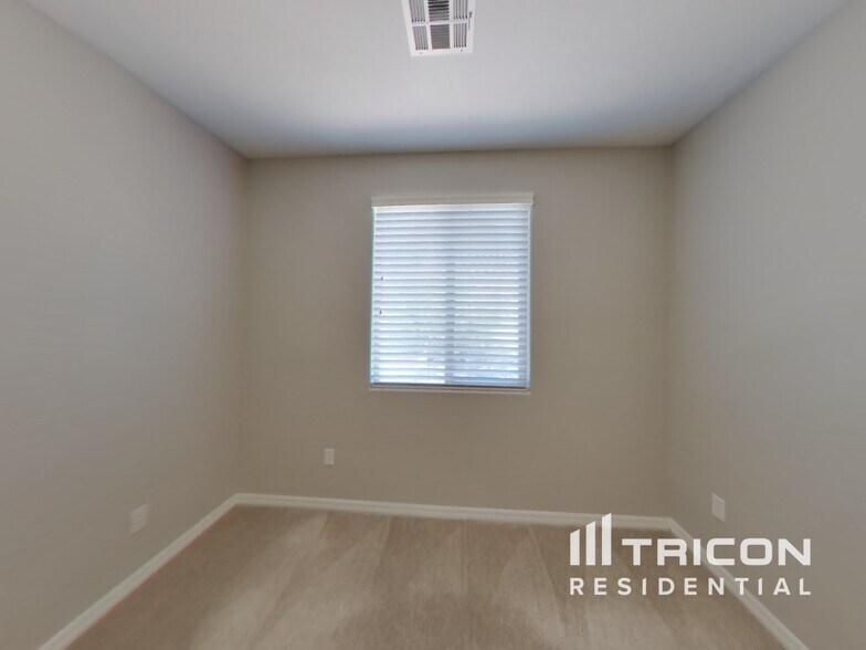 Building Photo - 10250 Copalito Dr