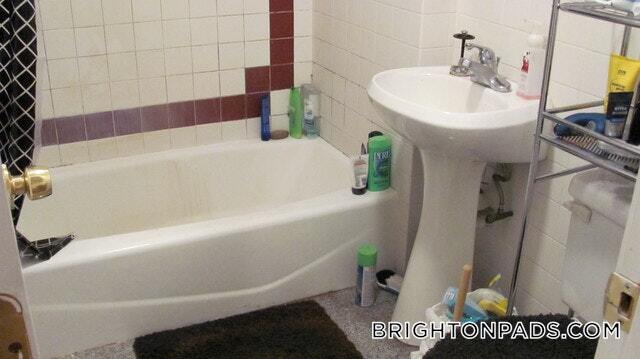 Building Photo - 17 Cummings Rd