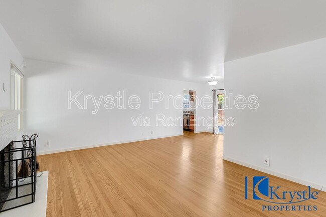 Building Photo - 126 Lain Dr