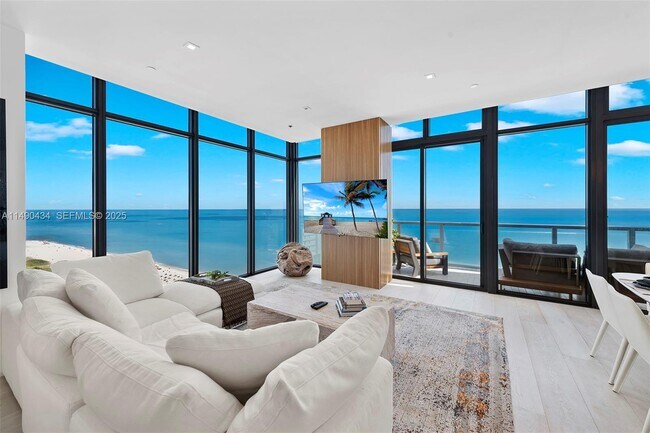 Building Photo - 2201 Collins Ave