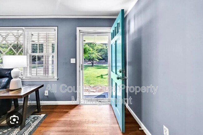 Building Photo - 4106 N Shallowford Rd