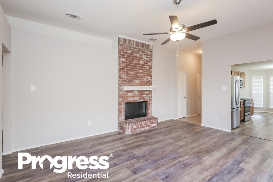 Building Photo - 308 Oak Meadow Ln