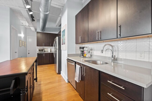 Building Photo - 325 Palisade Ave